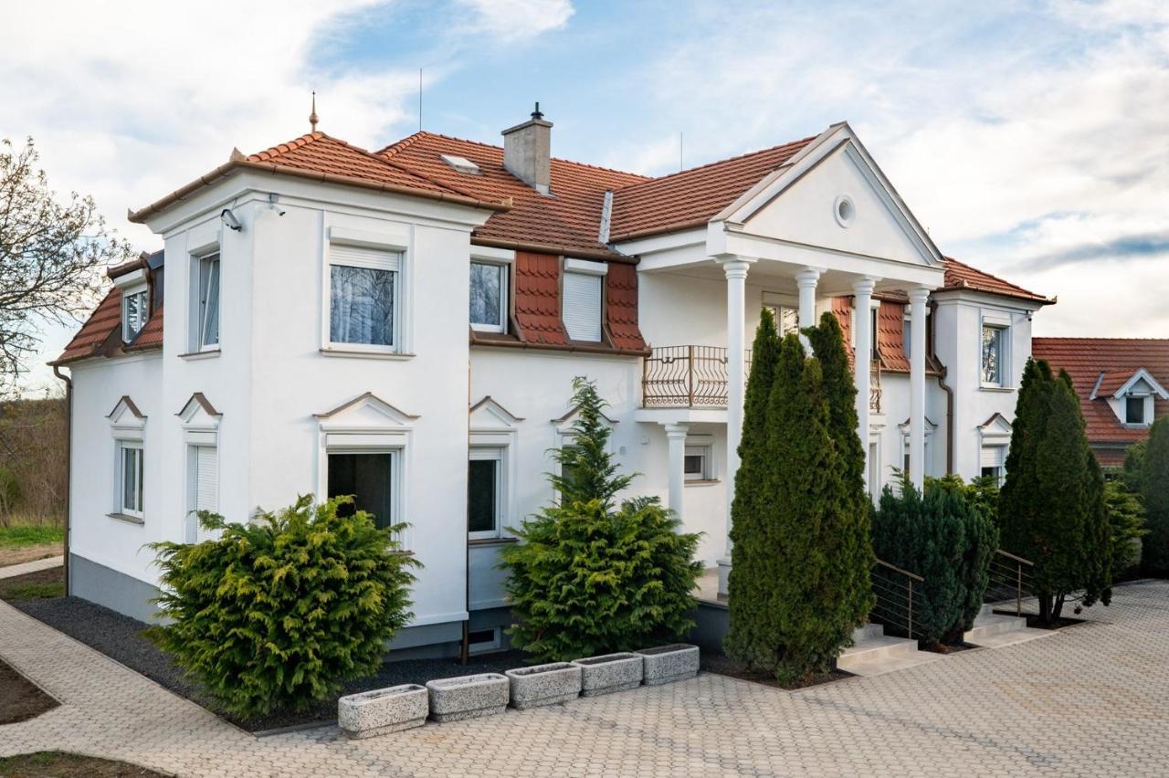 Villa Lilith Smart Fertőrákos Exteriér fotografie